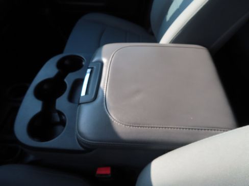 Used 2018 RAM 2500 Tradesman w/ Chrome Appearance Group image 37