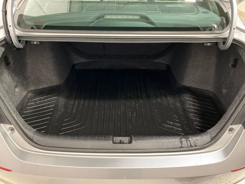 Used 2019 Honda Accord Touring image 25