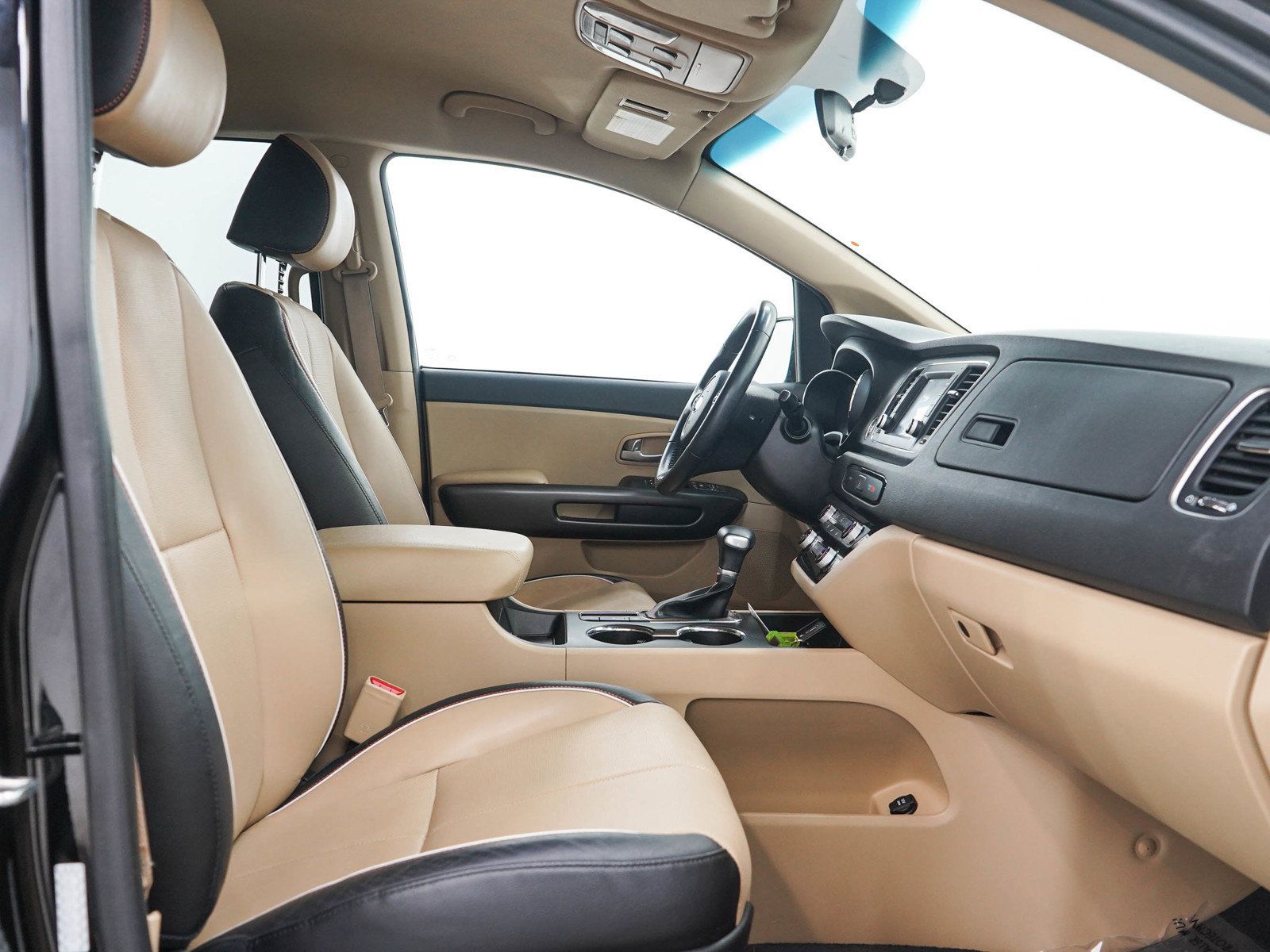 Used 2019 Kia Sedona EX FWD image 12
