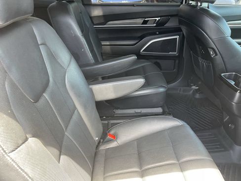 Used 2022 Kia Telluride EX w/ EX Premium Package FWD image 8