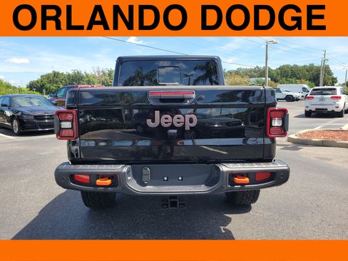 Used 2025 Jeep Gladiator Mojave image 6