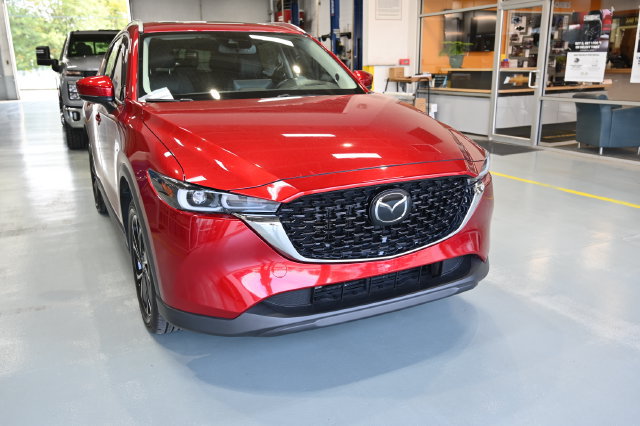 Used 2023 MAZDA CX-5 AWD 2.5 S w/ Premium Plus Pkg image 3