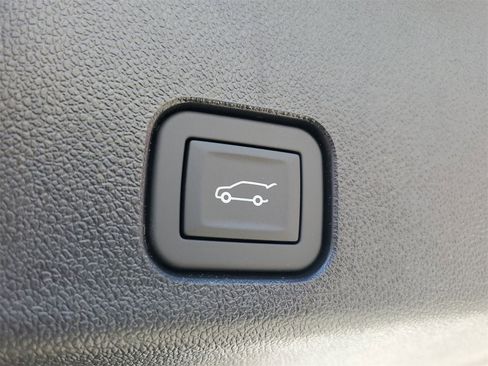 New 2026 Chevrolet Traverse LT w/ Driver Confidence Package image 8