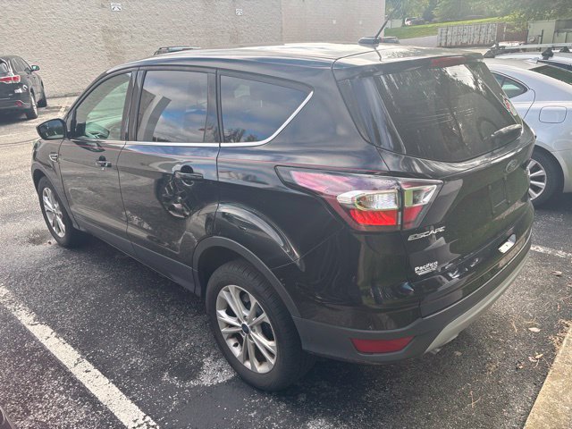 Used 2017 Ford Escape SE AWD/4WD image 3