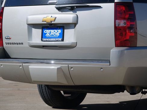 Used 2014 Chevrolet Suburban LTZ image 34