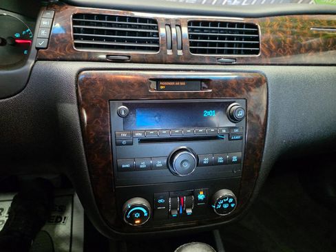 Used 2014 Chevrolet Impala LT w/ LT Sunroof Package image 23