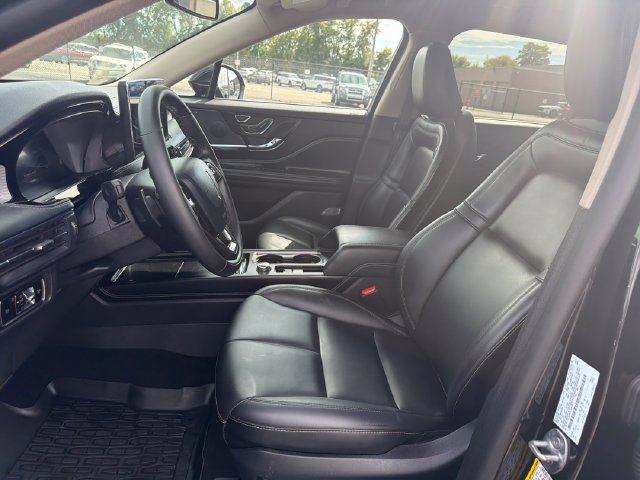 Certified 2025 Lincoln Corsair FWD image 11