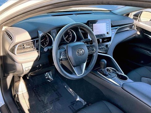 Used 2022 Toyota Camry LE image 12