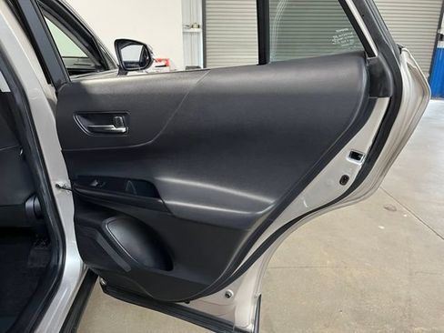 Used 2021 Toyota Venza LE w/ Carpet Mat Package (TMS) AWD/4WD image 15