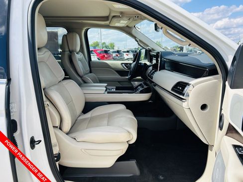 Used 2021 Lincoln Navigator Reserve w/ Luxury Package AWD/4WD image 42