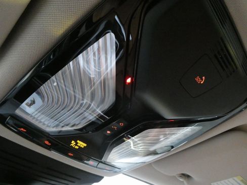 Used 2026 BMW X7 xDrive40i image 25