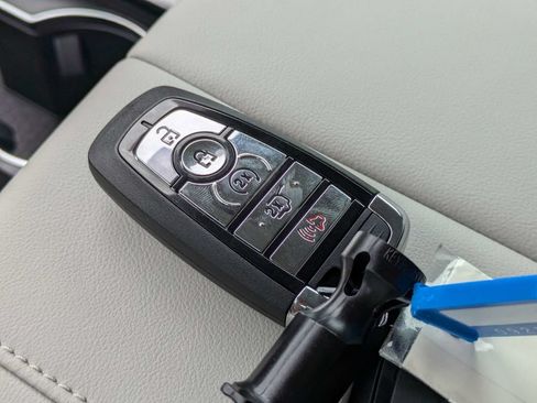 New 2026 Lincoln Nautilus Premier AWD/4WD image 31
