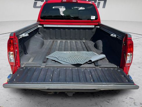 Used 2010 Nissan Frontier SE w/ Moonroof Pkg AWD/4WD image 23