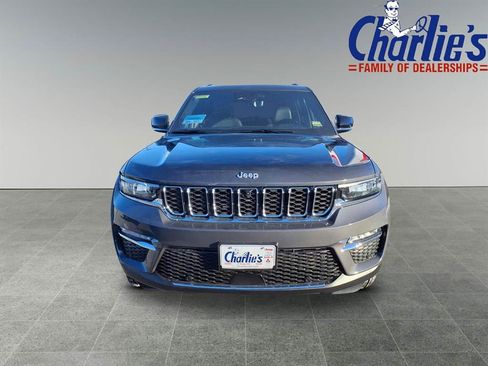 New 2025 Jeep Grand Cherokee Limited w/ Luxury Tech Group II AWD/4WD image 2