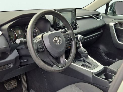 Used 2021 Toyota RAV4 XLE w/ Convenience Package image 18