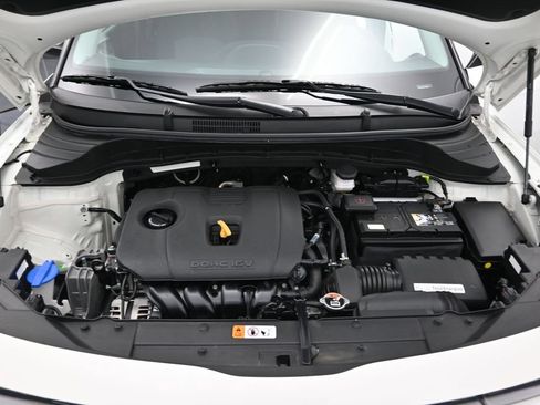 Used 2025 Kia Soul LX w/ LX Technology Package FWD image 11