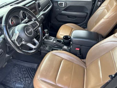 Used 2020 Jeep Gladiator Overland AWD/4WD image 9