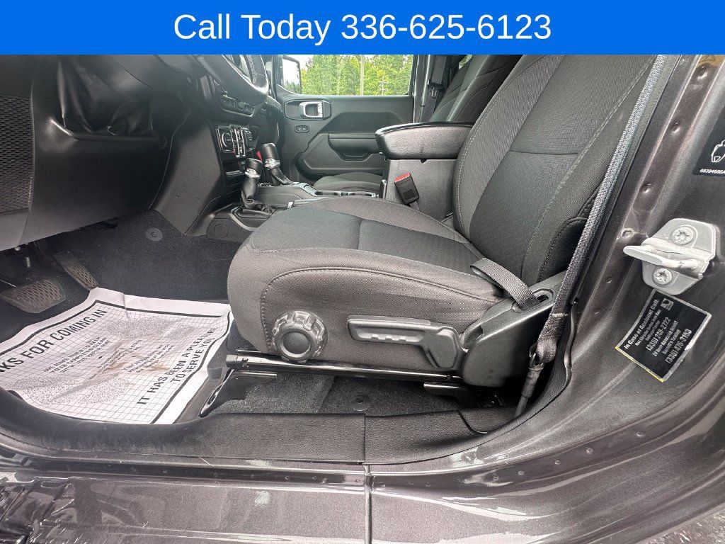 Used 2022 Jeep Wrangler Unlimited Sport AWD/4WD image 13