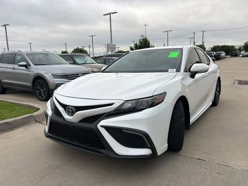 Used 2024 Toyota Camry SE FWD image 7