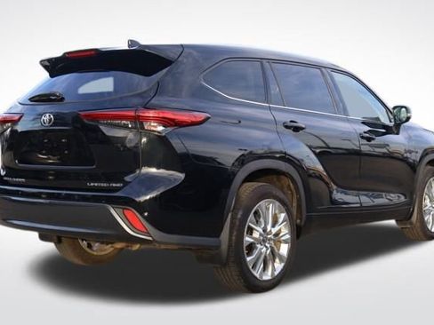 Used 2020 Toyota Highlander Limited image 16