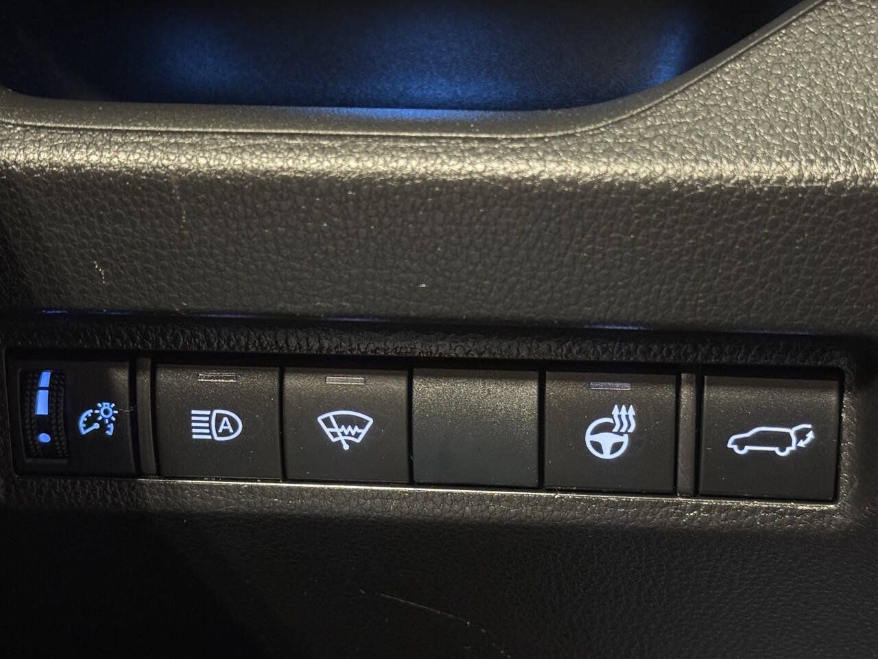 Used 2019 Toyota RAV4 XSE AWD/4WD image 28
