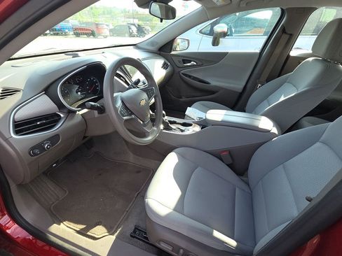 Used 2025 Chevrolet Malibu LT image 8
