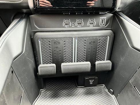 New 2026 RAM 1500 Laramie AWD/4WD image 28