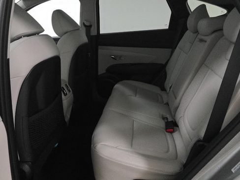 Used 2025 Hyundai Tucson Limited AWD/4WD image 8