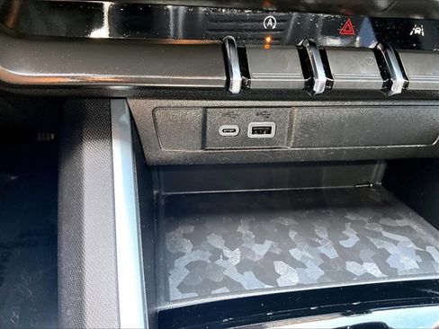 Used 2024 Chevrolet Colorado W/T w/ WT Convenience Package II image 25