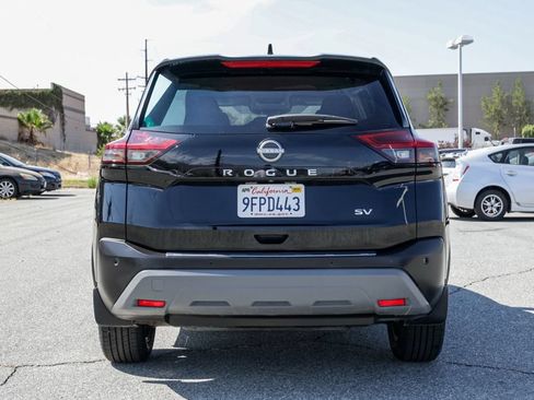 Used 2023 Nissan Rogue SV FWD image 5