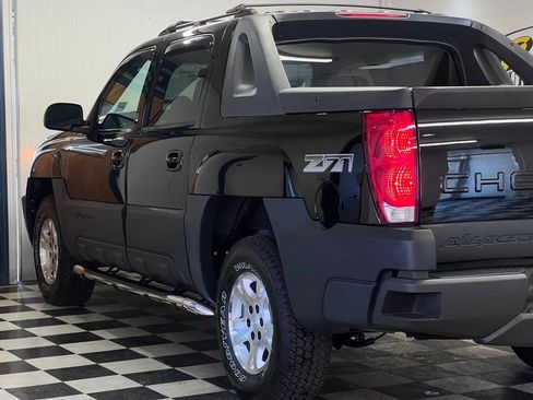 Used 2004 Chevrolet Avalanche Z71 w/ Sun And Sound Package AWD/4WD image 20