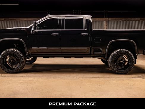 Used 2024 Chevrolet Silverado 2500 High Country w/ High Country Premium Package image 6