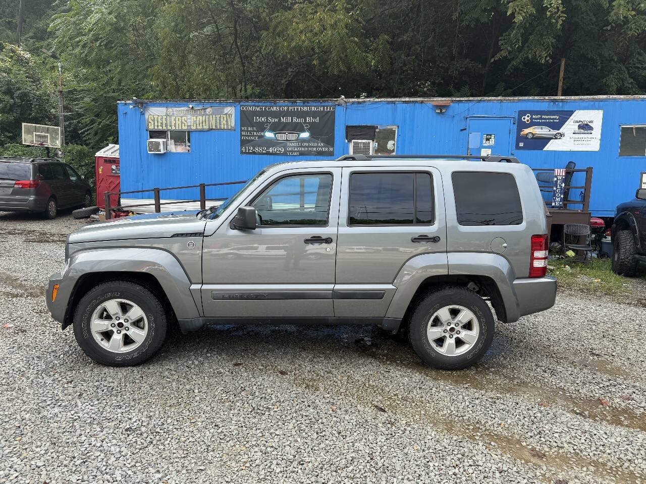 Used 2012 Jeep Liberty Sport w/ Popular Equipment Group AWD/4WD image 2