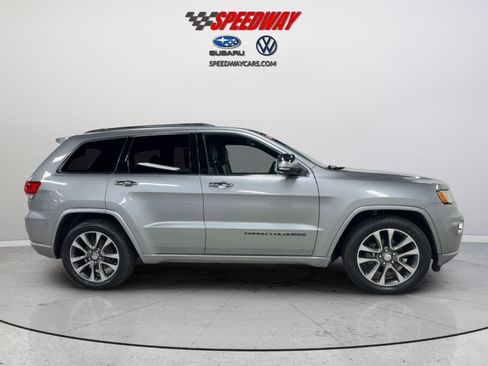 Used 2018 Jeep Grand Cherokee Overland AWD/4WD image 4