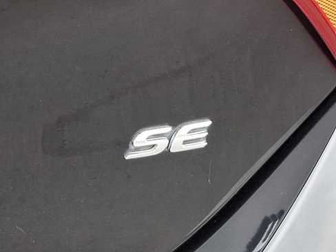 Used 2018 Toyota Corolla SE FWD image 31