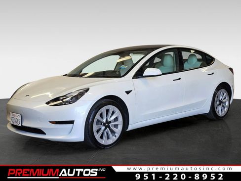 Used 2022 Tesla Model 3 RWD image 1