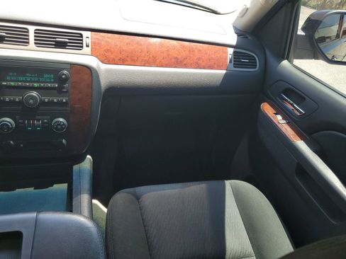 Used 2011 Chevrolet Tahoe LS RWD image 25