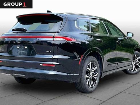 Certified 2025 Toyota Crown Signia AWD/4WD image 13