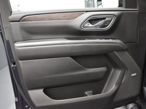 Used 2023 Chevrolet Suburban Z71 AWD/4WD image 7