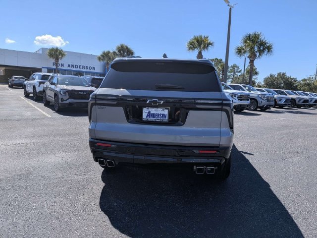 Used 2025 Chevrolet Traverse RS w/ LPO, Floor Liner Package FWD image 4