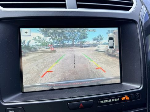 Used 2018 Ford Explorer XLT w/ Equipment Group 202A FWD image 27