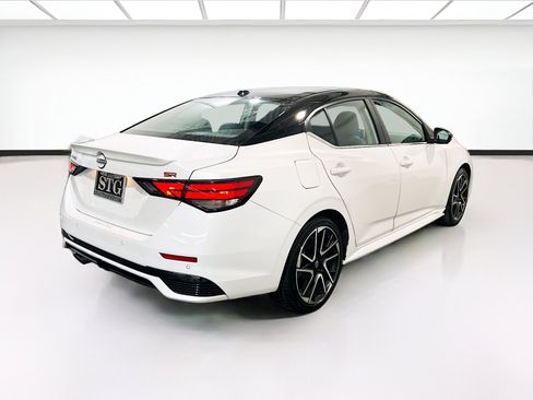Used 2025 Nissan Sentra SR w/ SR Premium Package FWD image 4