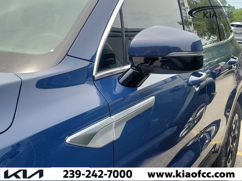 Used 2024 Kia Sorento S FWD image 6