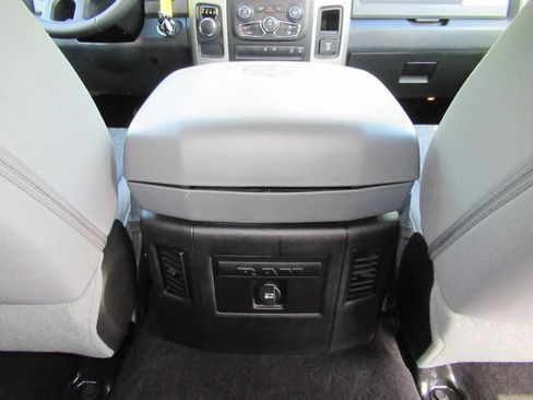 Used 2016 RAM 1500 Big Horn RWD image 37