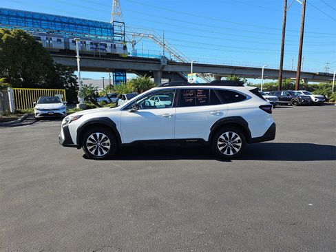 Used 2023 Subaru Outback Limited XT image 4