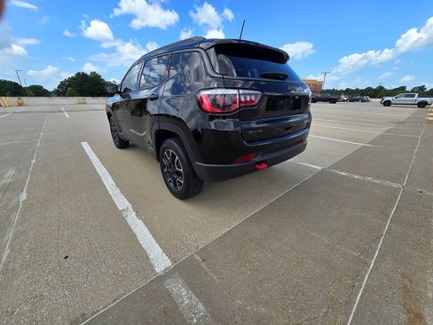 Used 2019 Jeep Compass Trailhawk w/ Cold Weather Group AWD/4WD image 6