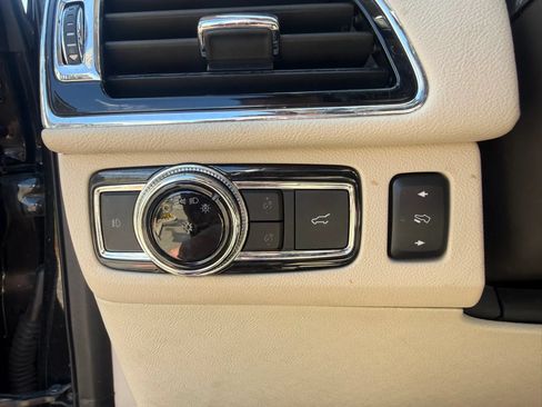 Used 2019 Lincoln Navigator Reserve w/ Cargo Package AWD/4WD image 23