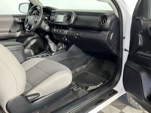 Used 2017 Toyota Tacoma SR AWD/4WD image 22