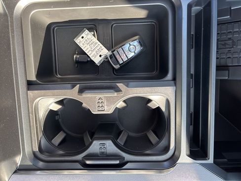 New 2026 Ford F250 Platinum w/ FX4 Off-Road Package image 24