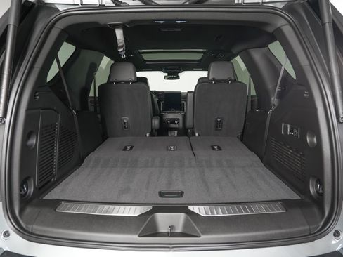 Used 2026 GMC Yukon Denali w/ Sun & Power Step Package AWD/4WD image 13